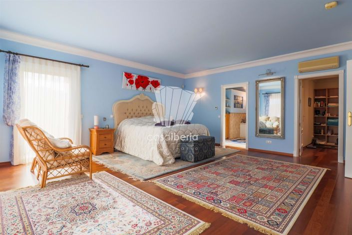 Image No.36-5 Bed House for sale