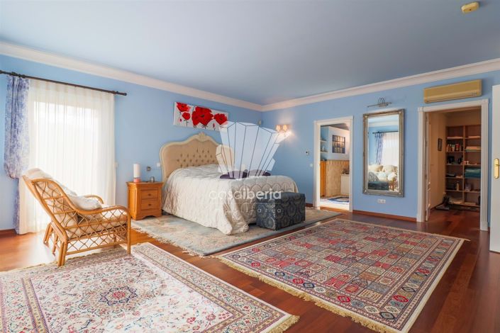 Image No.36-5 Bed House for sale