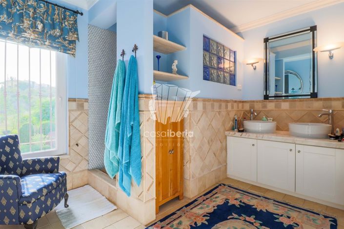 Image No.43-5 Bed House for sale