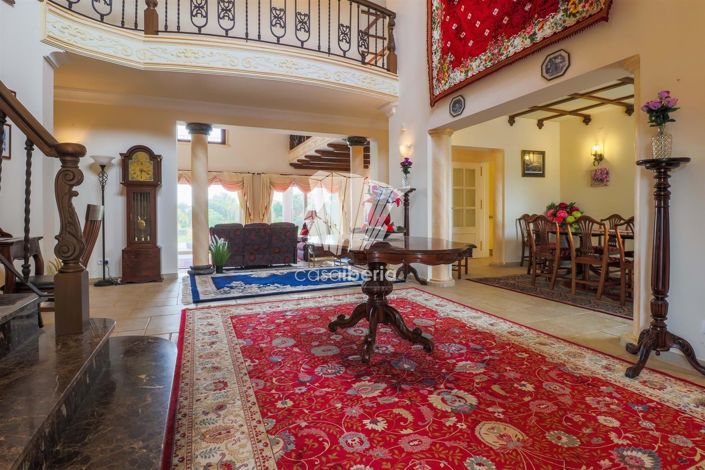 Image No.46-5 Bed House for sale