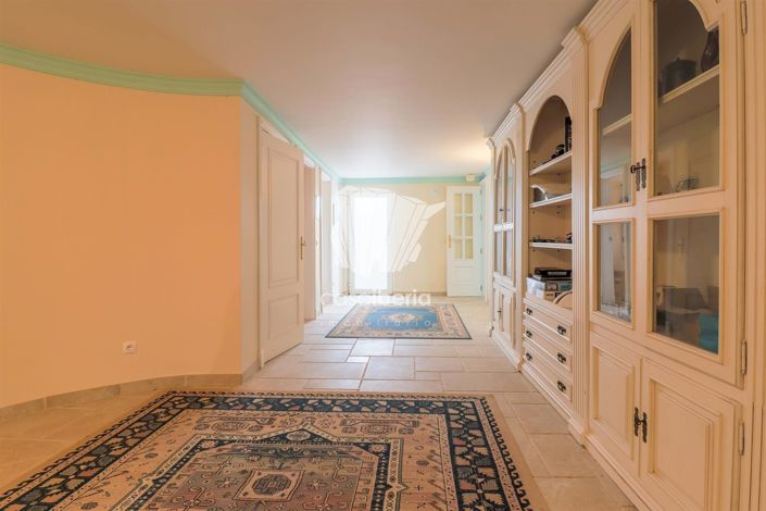 Image No.48-5 Bed House for sale