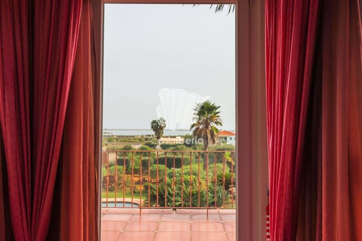 Image No.60-5 Bed House for sale