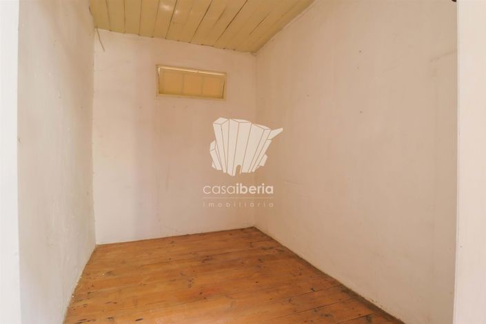 Image No.10-4 Bed House for sale