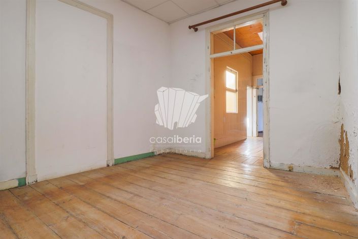 Image No.11-4 Bed House for sale