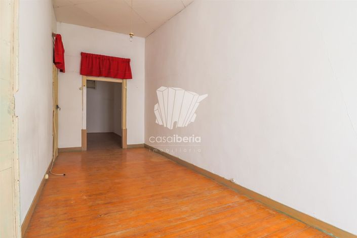 Image No.19-4 Bed House for sale