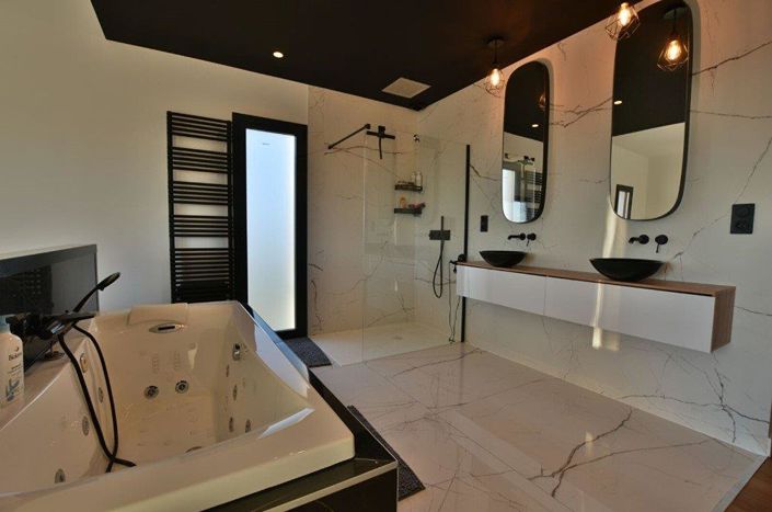 Image No.8-4 Bed House for sale