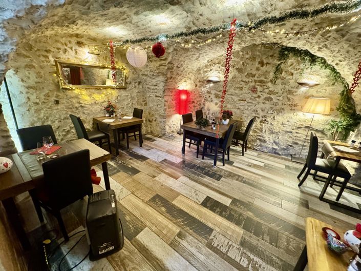 Image No.12-7 Bed House for sale