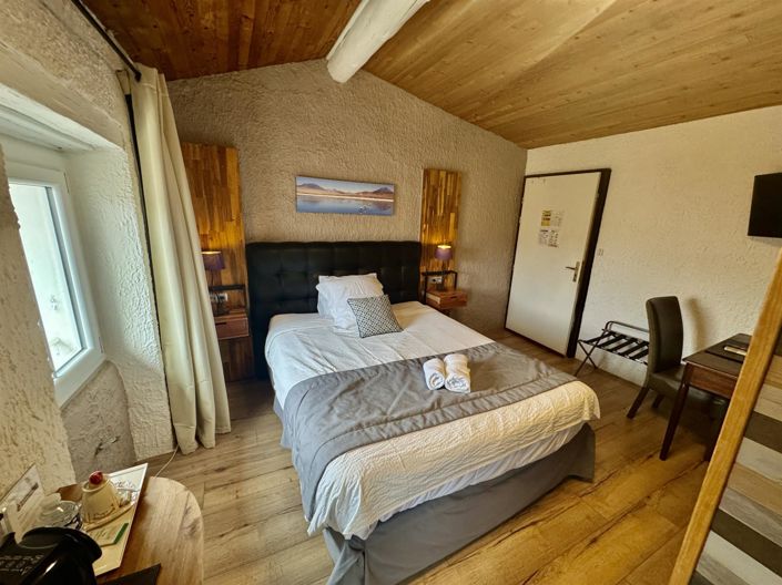 Image No.17-7 Bed House for sale