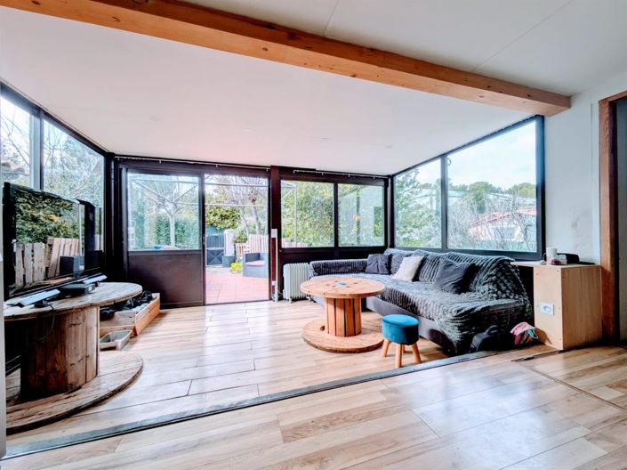 Image No.1-4 Bed House for sale