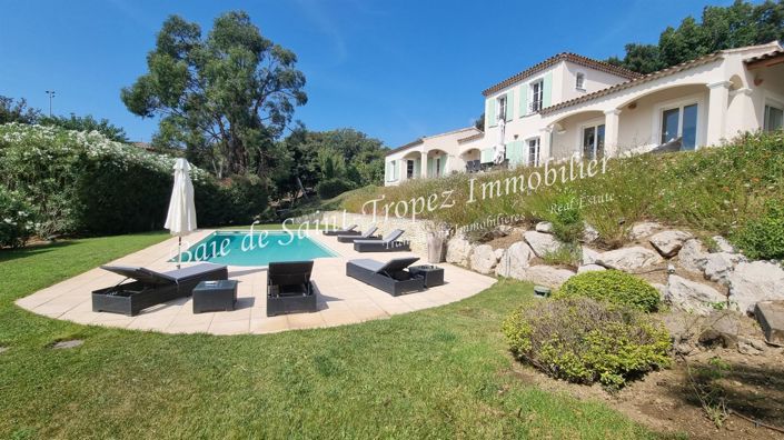 Image No.1-4 Bed House for sale