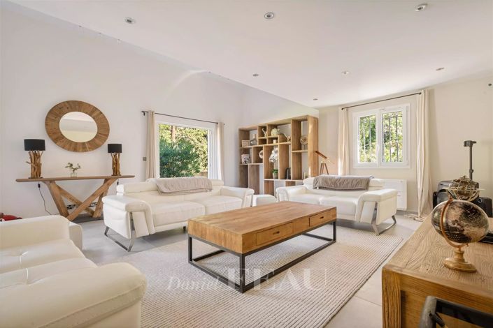 Image No.13-5 Bed House for sale