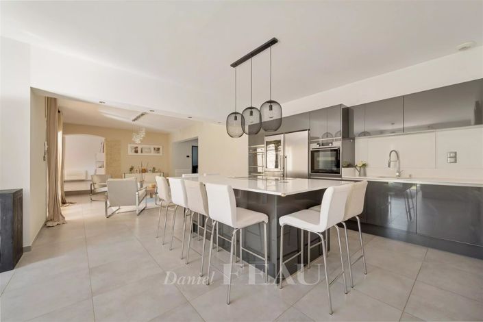 Image No.14-5 Bed House for sale