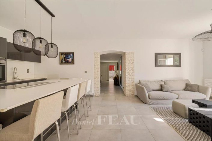 Image No.15-5 Bed House for sale