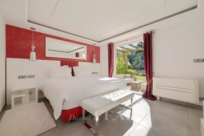 Image No.18-5 Bed House for sale