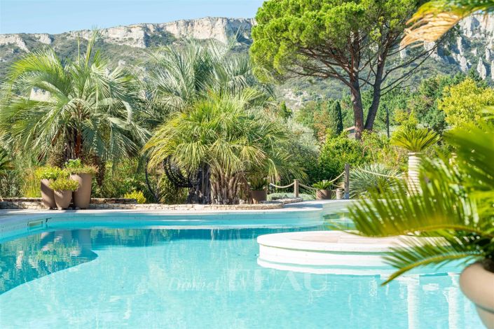 Image No.3-5 Bed House for sale