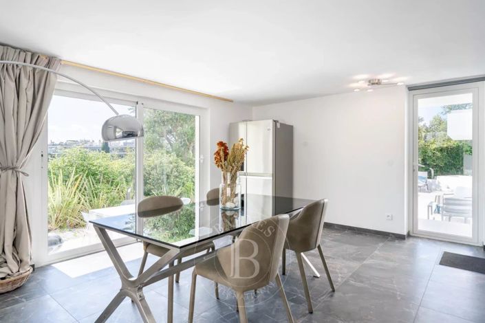 Image No.17-4 Bed House for sale