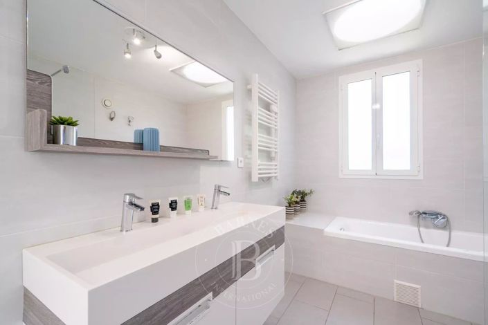 Image No.23-4 Bed House for sale