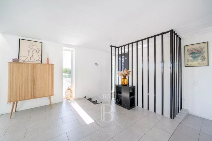 Image No.24-4 Bed House for sale