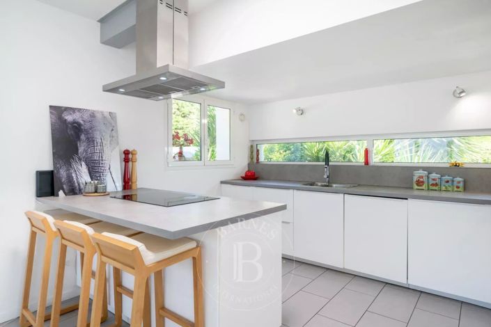 Image No.5-4 Bed House for sale