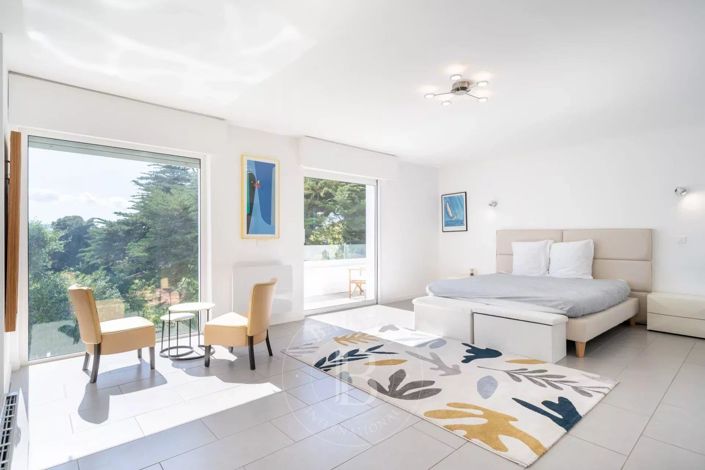 Image No.9-4 Bed House for sale