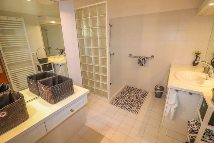 Image No.11-4 Bed House for sale