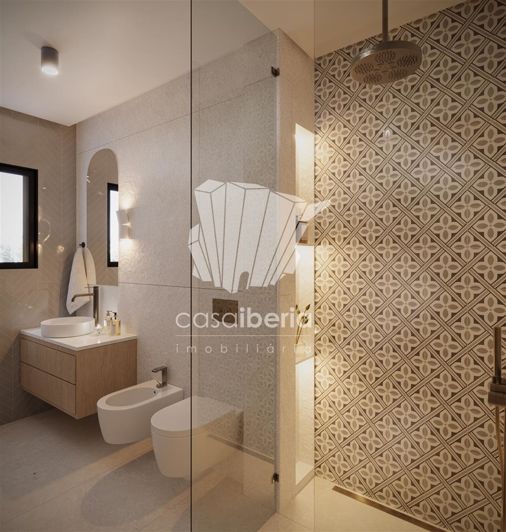 Image No.21-4 Bed House for sale