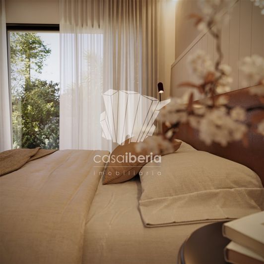 Image No.24-4 Bed House for sale