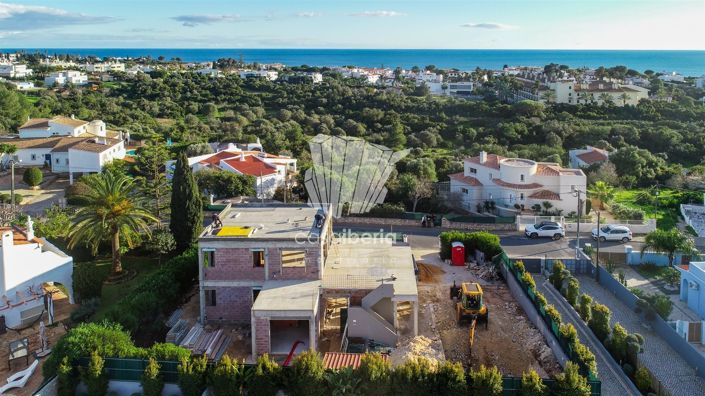 Image No.40-4 Bed House for sale