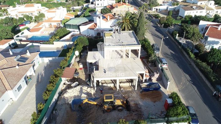 Image No.44-4 Bed House for sale