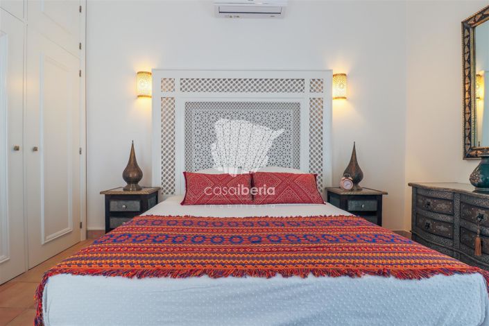 Image No.23-5 Bed House for sale