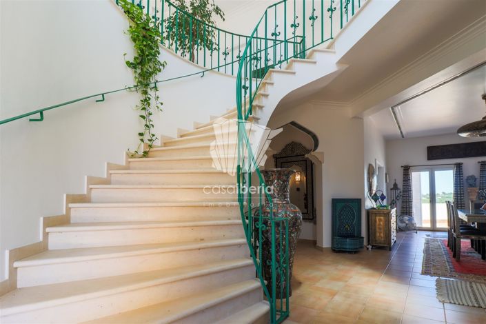 Image No.8-5 Bed House for sale