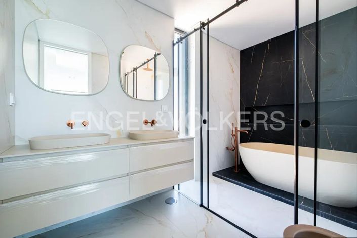 Image No.18-4 Bed House for sale