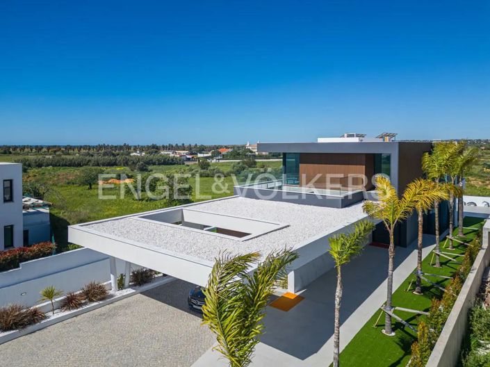 Image No.4-4 Bed House for sale