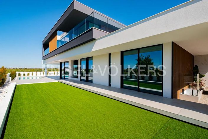 Image No.7-4 Bed House for sale