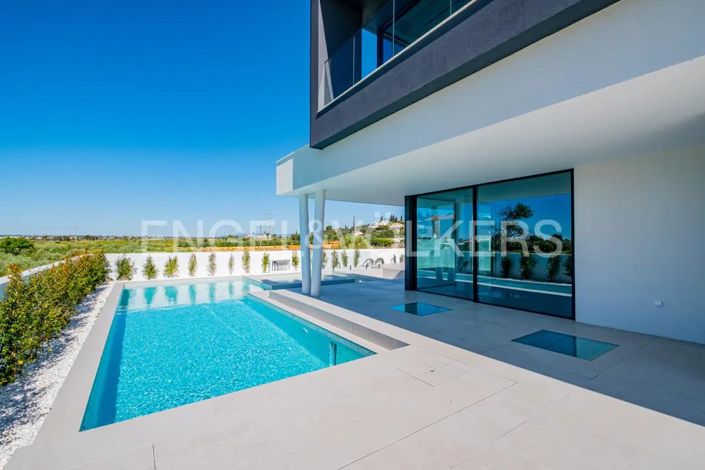 Image No.9-4 Bed House for sale