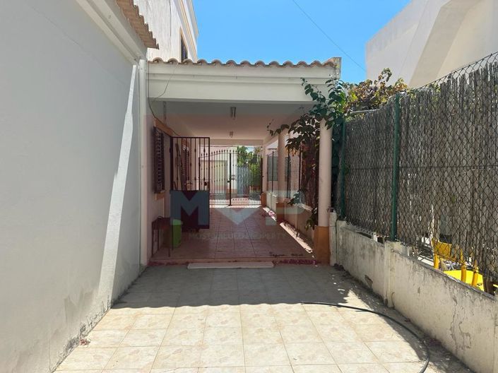 Image No.11-5 Bed House for sale