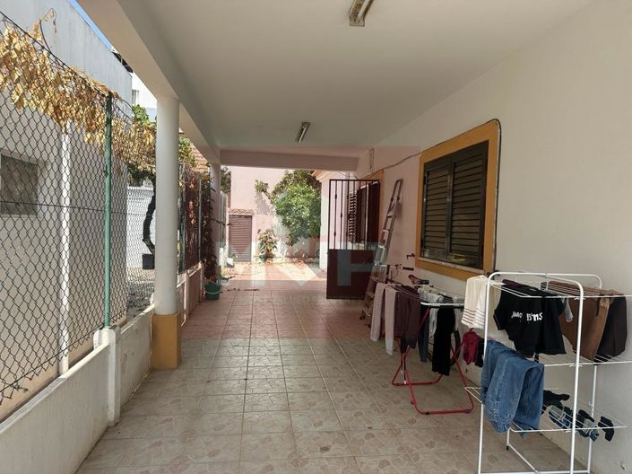 Image No.4-5 Bed House for sale