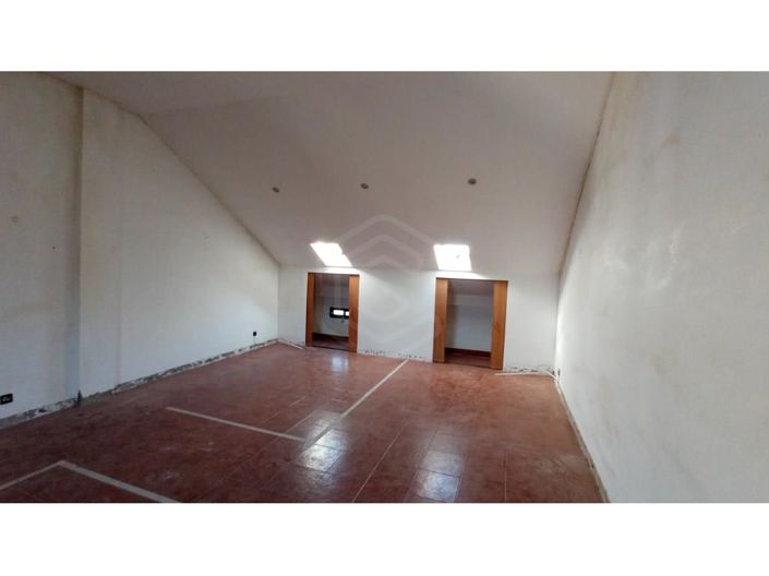 Image No.11-3 Bed House for sale