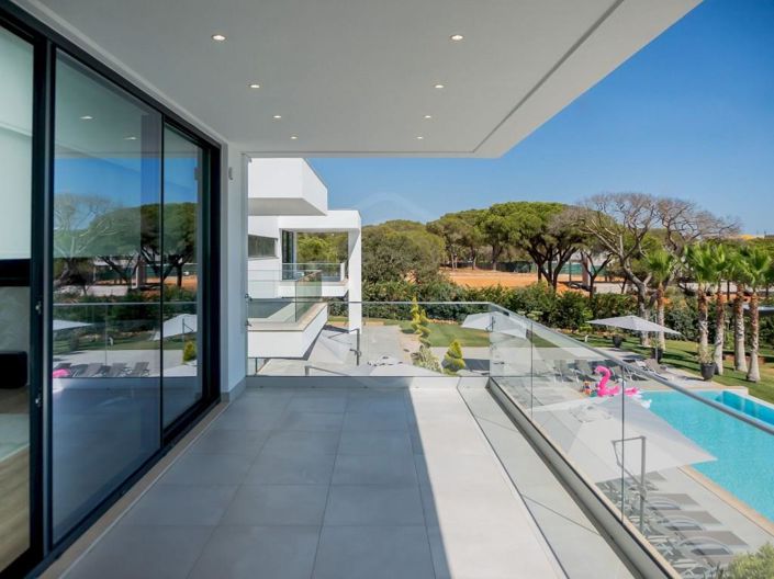 Image No.30-8 Bed House for sale