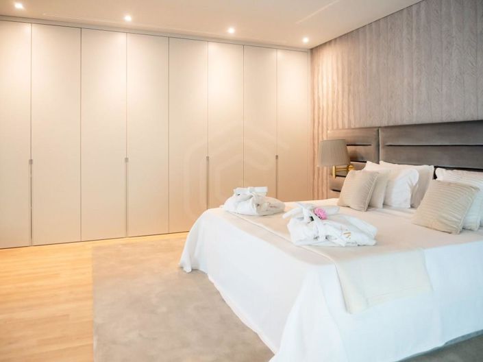 Image No.7-8 Bed House for sale