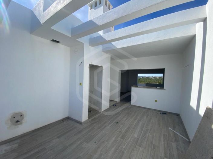 Image No.19-3 Bed Apartment for sale