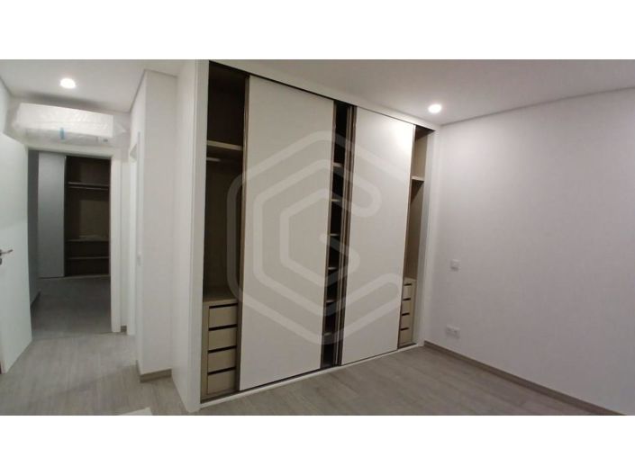 Image No.24-3 Bed Apartment for sale