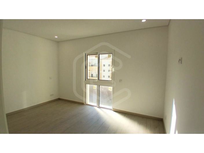 Image No.29-3 Bed Apartment for sale