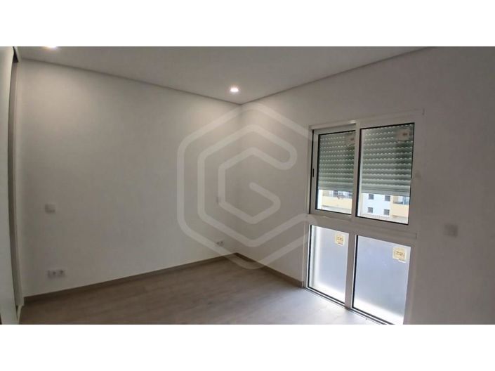 Image No.34-3 Bed Apartment for sale