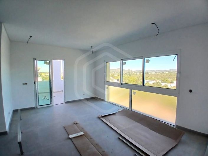 Image No.8-3 Bed Apartment for sale