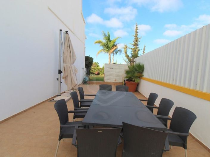 Image No.18-2 Bed House for sale