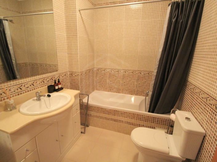 Image No.26-2 Bed House for sale