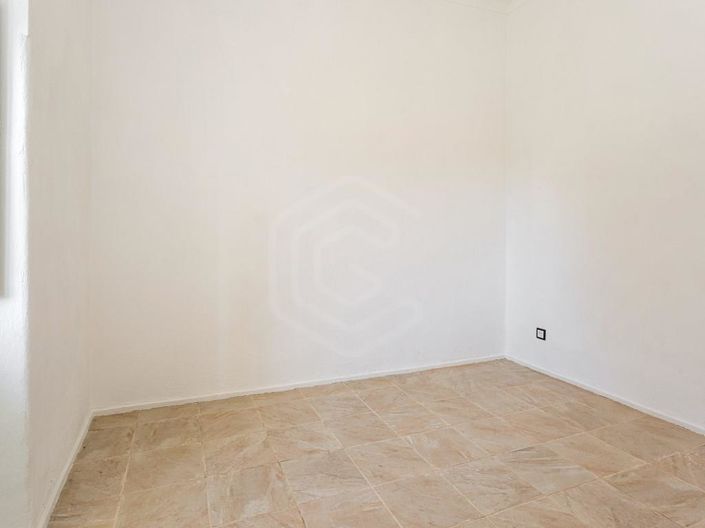 Image No.12-4 Bed House for sale