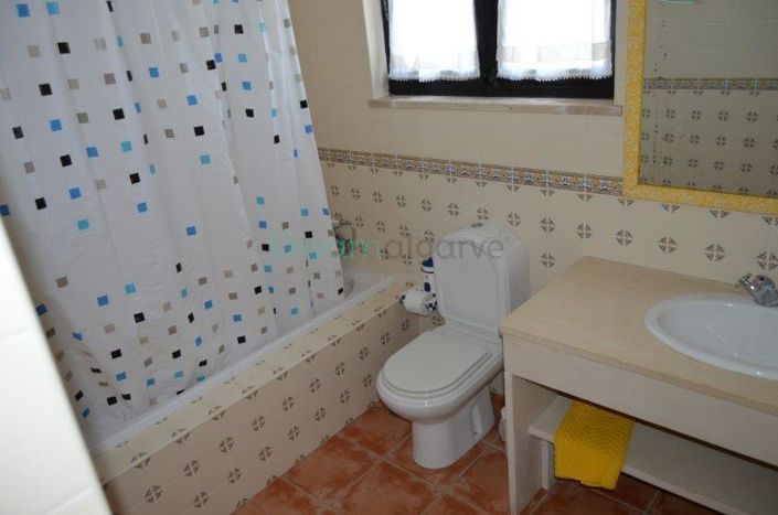 Image No.31-9 Bed House for sale