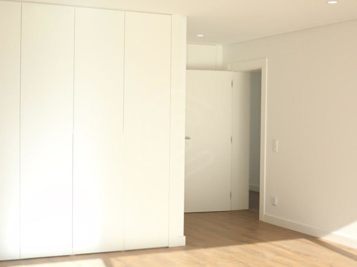 Image No.16-4 Bed House for sale